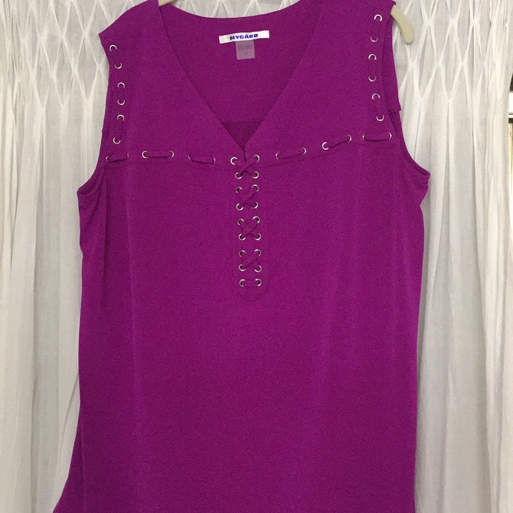 Peter Nygard sleeveless top